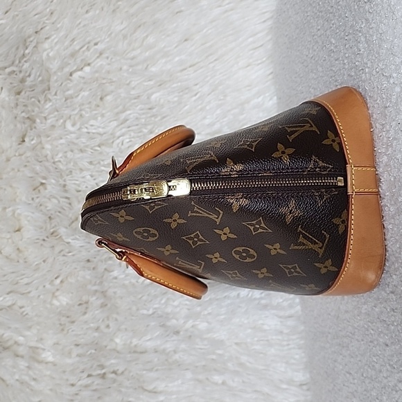 Authentic Louis Vuitton Alma PM Monogram Bag - Picture 2 of 16